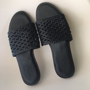Urban Outfitters Slides Sz 7